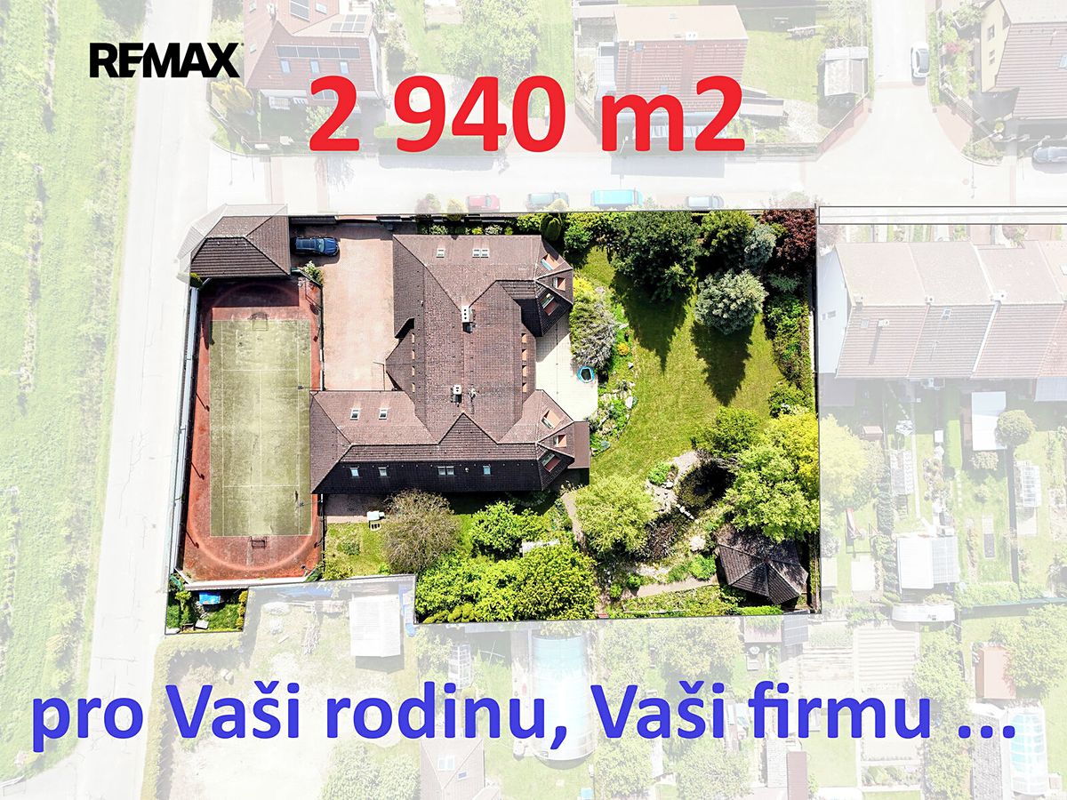 Prodej vily 950 m², pozemek 2940 m² – fotografie 3