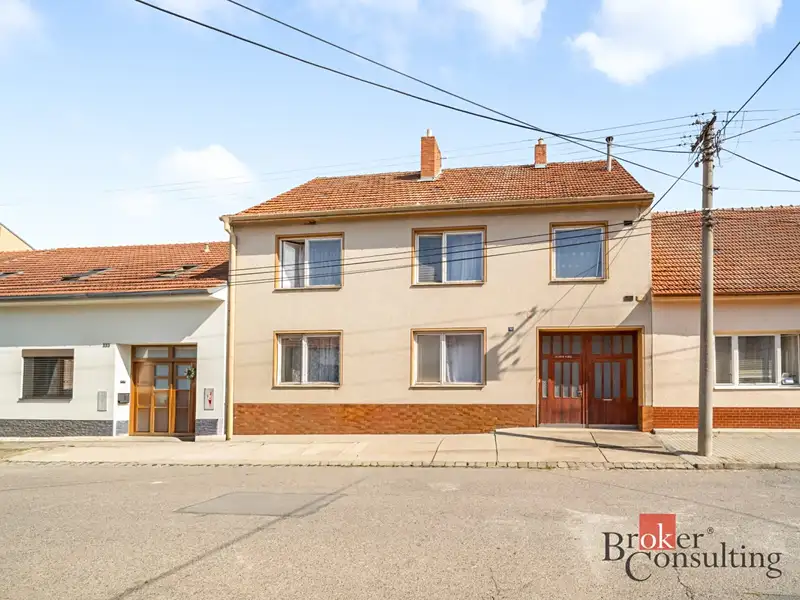Prodej rodinného domu 220 m², pozemek 493 m², Blučina – náhled fotky 1