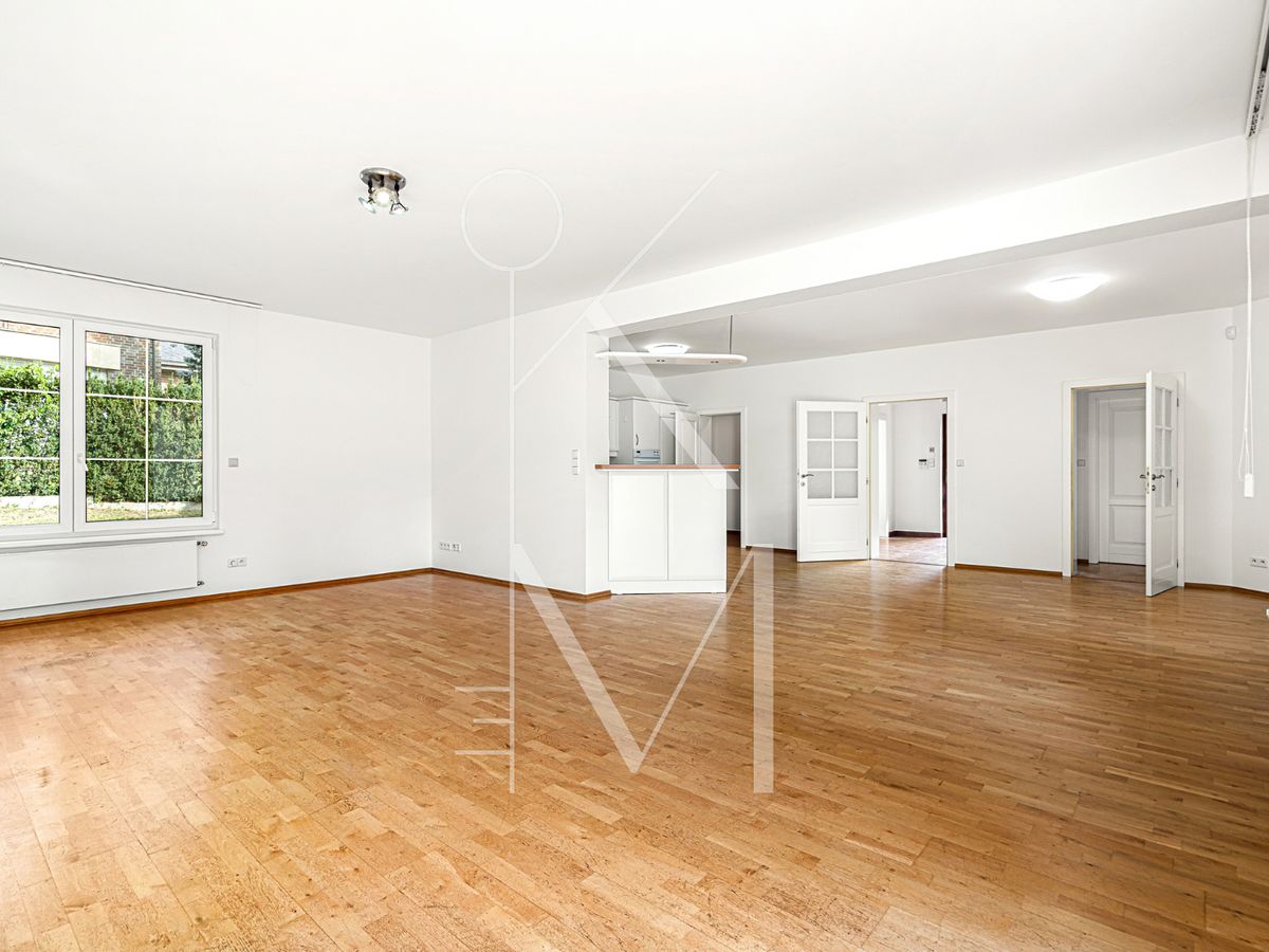 Pronájem rodinného domu 295 m², pozemek 720 m² – fotografie 5