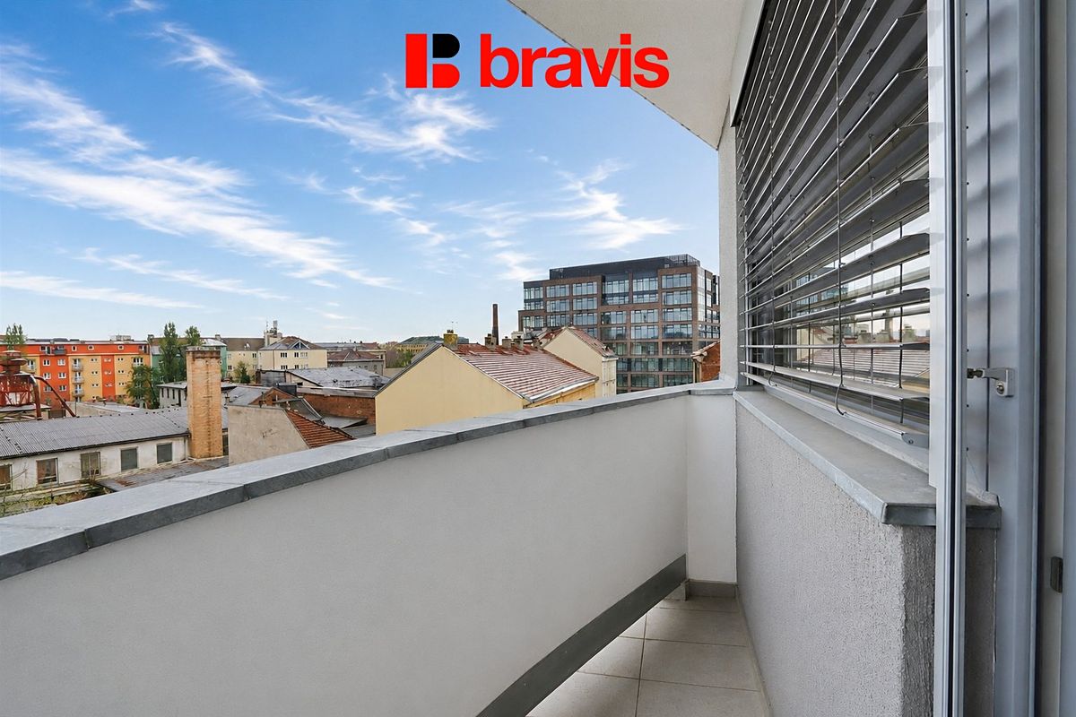 Pronájem bytu 1+kk 30 m² – fotografie 2