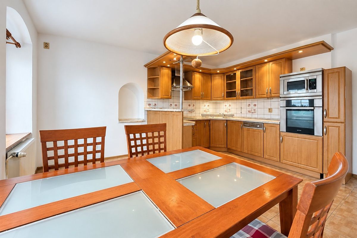 Prodej rodinného domu 295 m², pozemek 1331 m² – fotografie 5