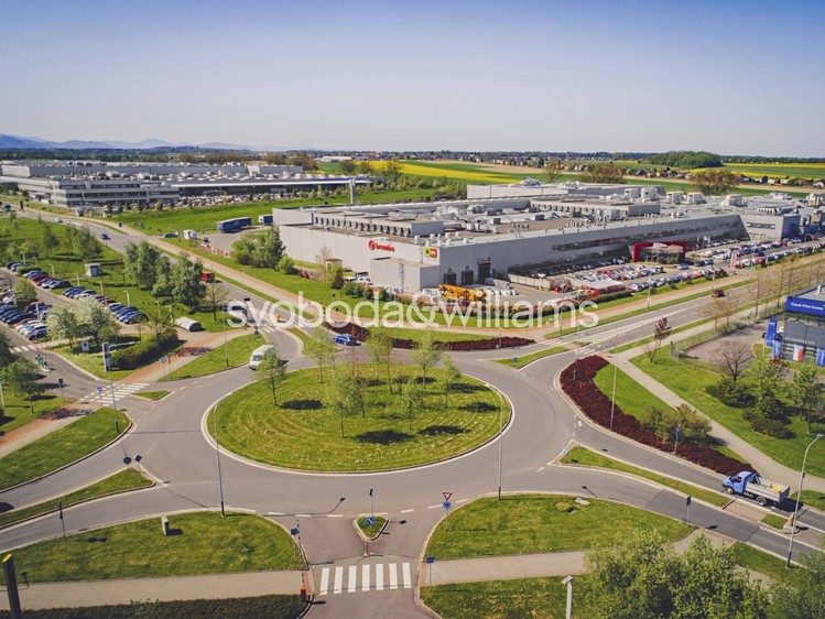Комерційне приміщення в оренду, 1 747 м² (5 з 26)