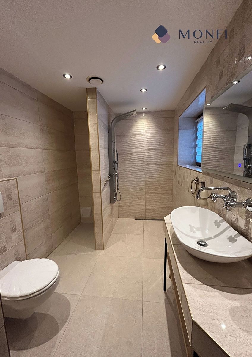 Prodej rodinného domu 176 m², pozemek 1379 m² – fotografie 4