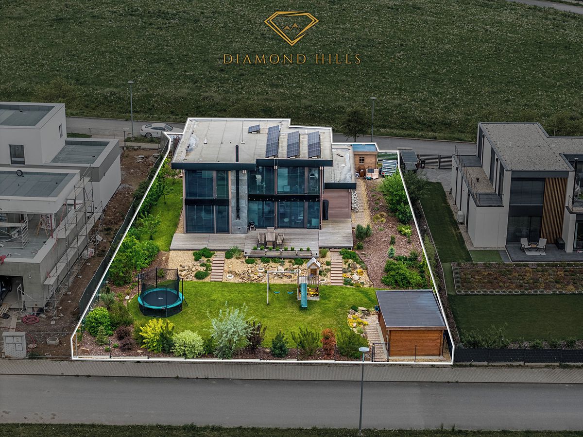 Prodej rodinného domu 207 m², pozemek 988 m²