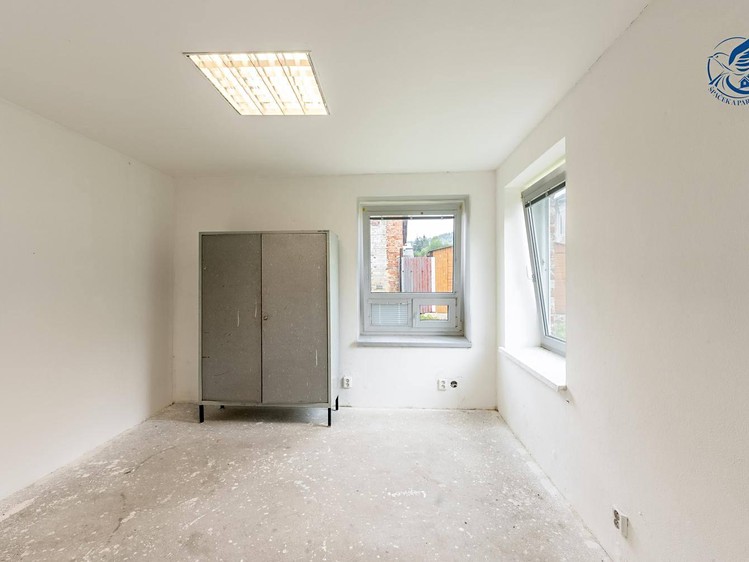 Prodej komerčního prostoru, 960 m² (14 z 23)