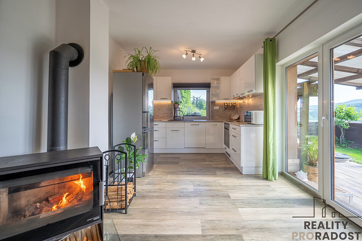 Pronájem rodinného domu 86 m², pozemek 688 m² – fotografie 4