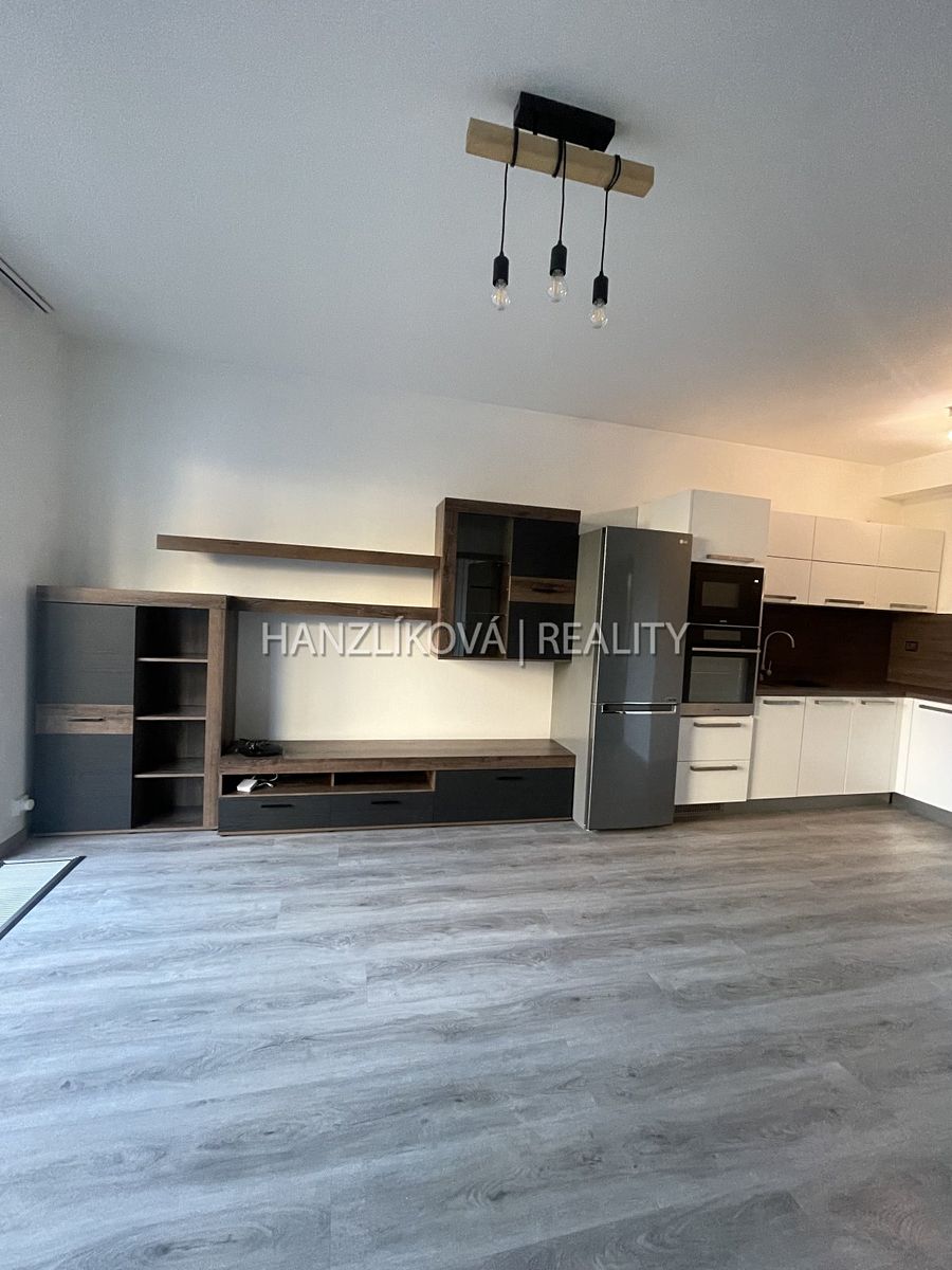 Pronájem bytu 2+kk 57 m² – fotografie 5