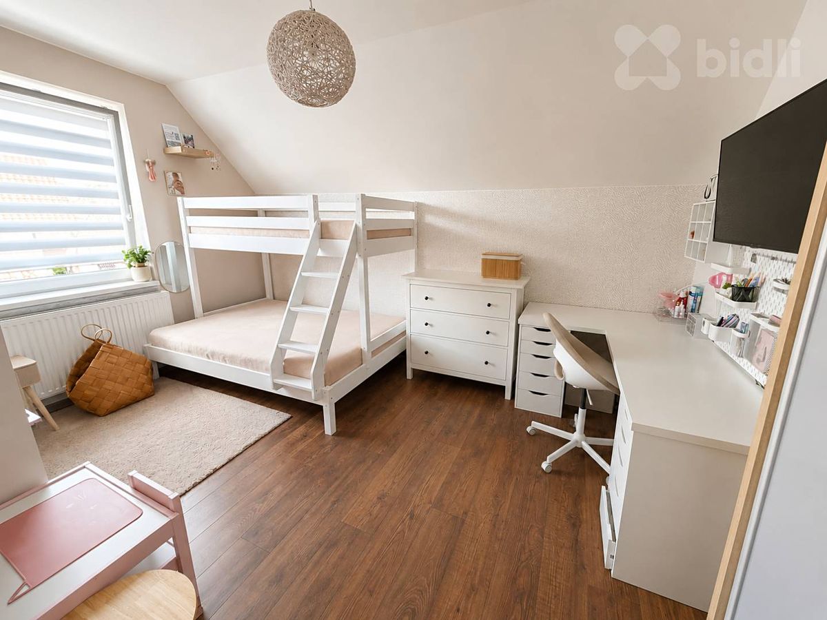 Prodej rodinného domu 216 m², pozemek 713 m² – fotografie 3