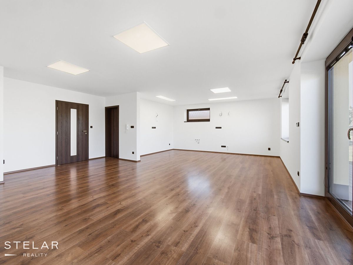 Prodej rodinného domu 128 m², pozemek 878 m² – fotografie 3