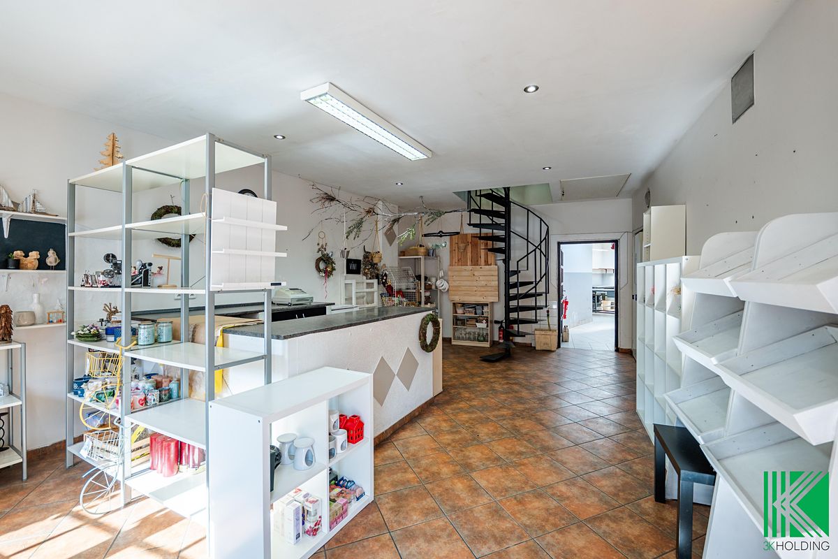 Prodej rodinného domu 182 m², pozemek 182 m² – fotografie 2