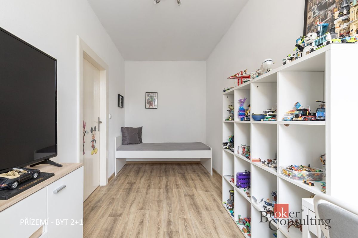 Prodej rodinného domu 188 m², pozemek 201 m² – fotografie 4
