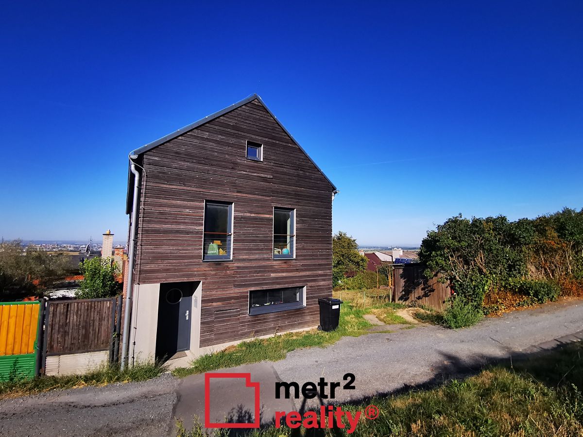 Prodej rodinného domu 139 m², pozemek 386 m² – fotografie 2