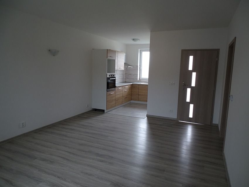 Pronájem bytu 2+kk 55 m² – fotografie 3