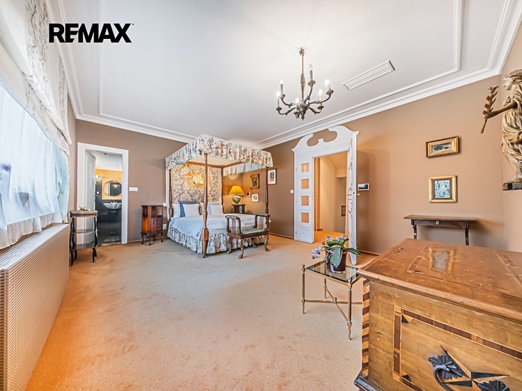 Prodej domu, 333 m² (4 z 48)