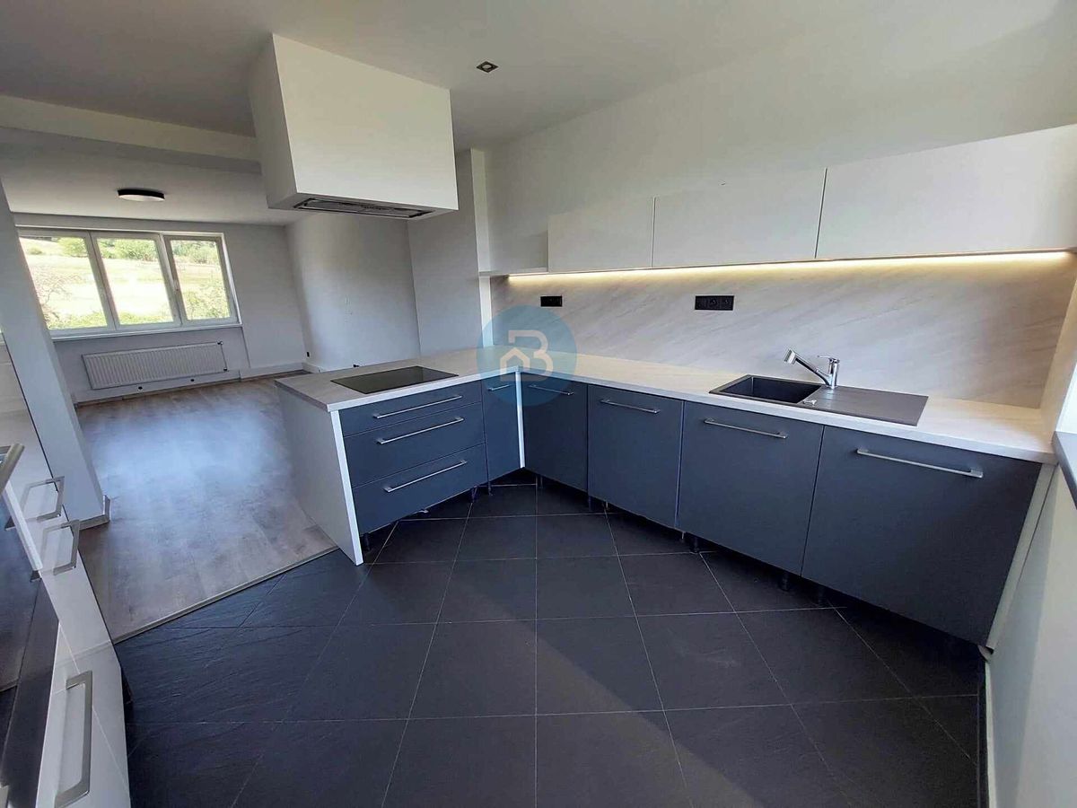 Pronájem bytu 3+kk 87 m² – fotografie 2