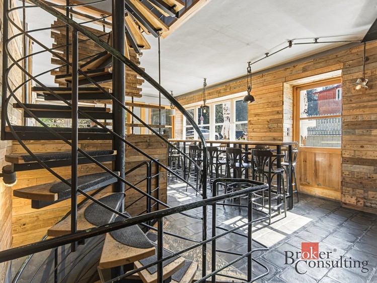 Prodej komerčního prostoru, 160 m² (10 z 17)