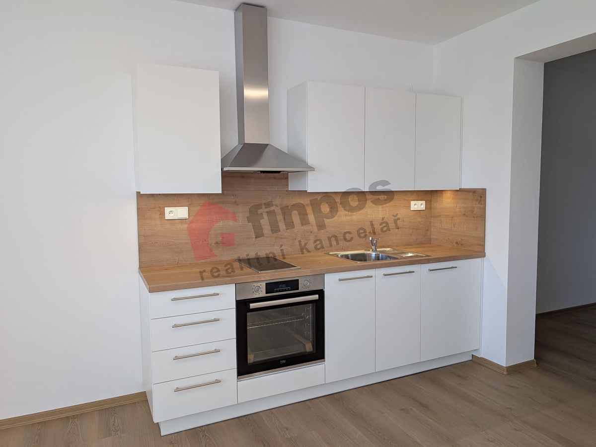 Pronájem bytu 1+kk 40 m² – fotografie 2