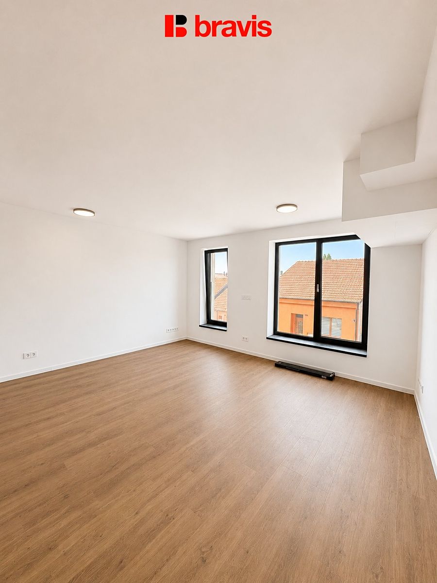 Pronájem bytu 1+kk 37 m²
