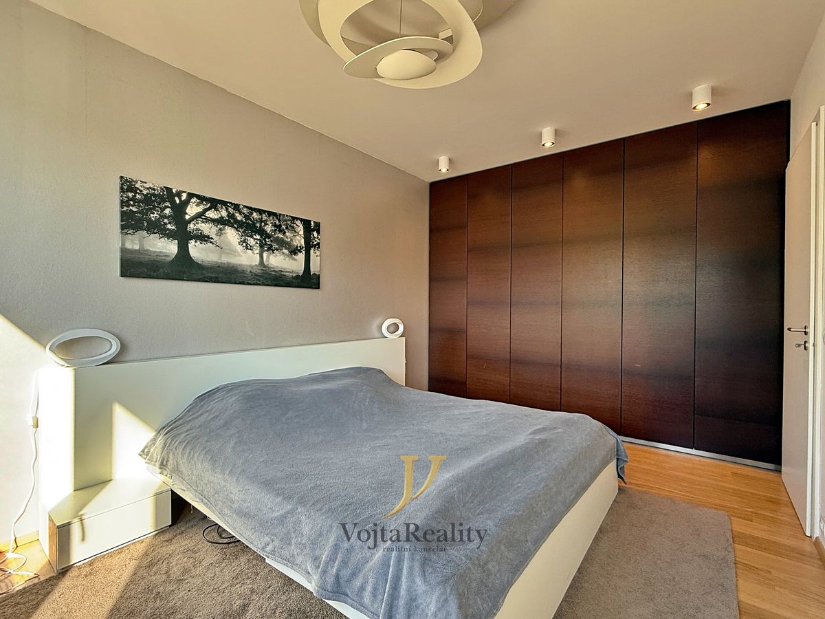 Pronájem bytu 2+kk 55 m² – fotografie 3