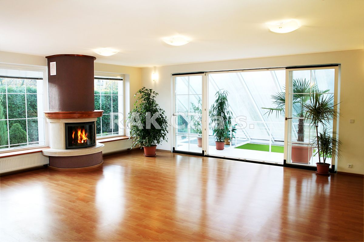 Prodej vily 577 m², pozemek 676 m² – fotografie 4