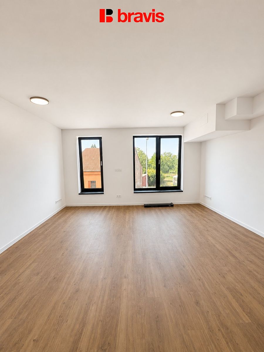 Pronájem bytu 1+kk 37 m² – fotografie 4