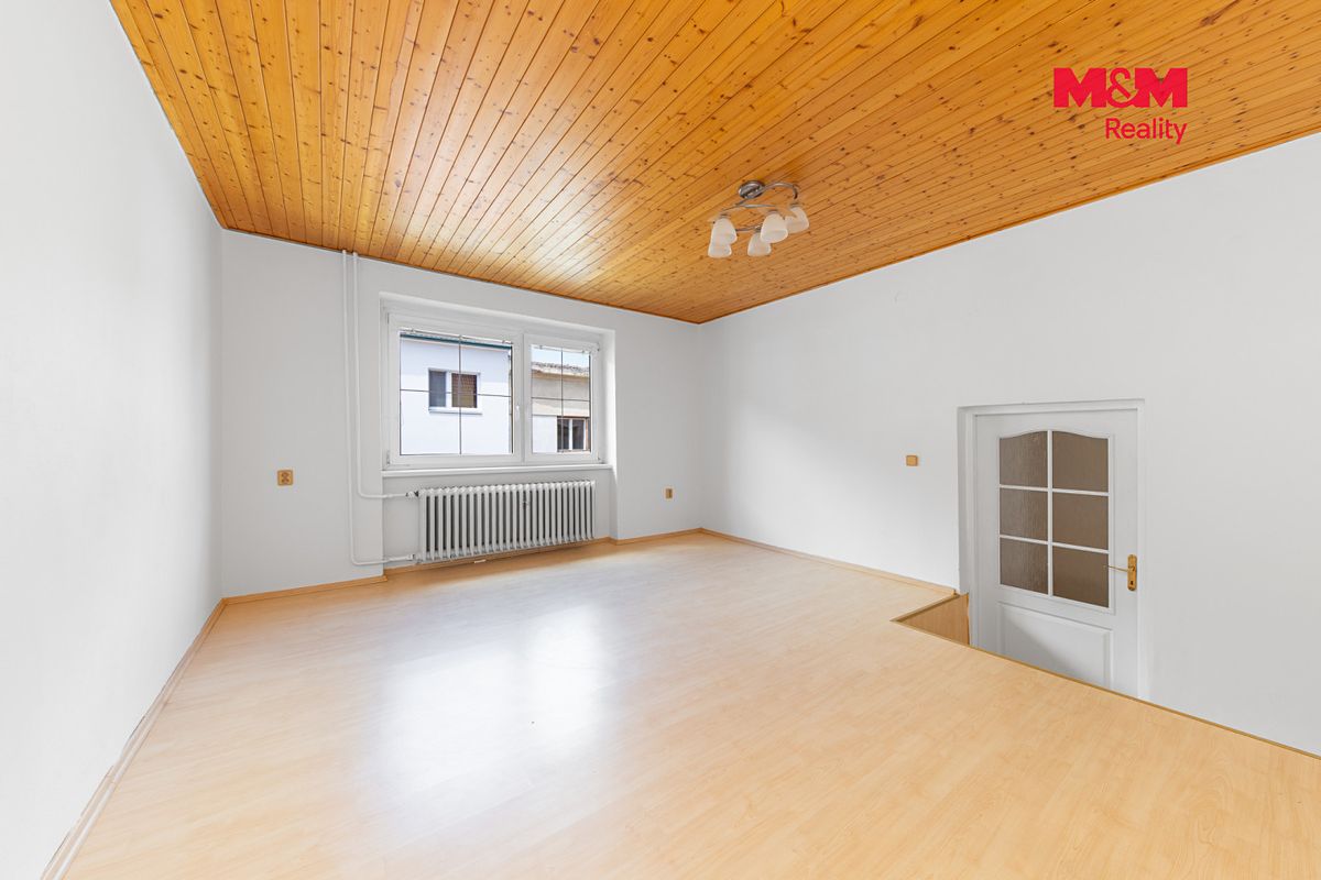 Prodej rodinného domu 131 m², pozemek 147 m² – fotografie 3
