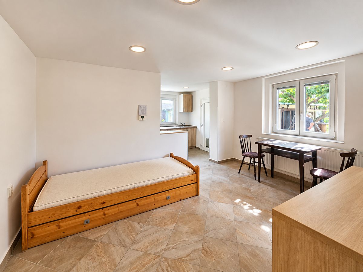 Pronájem bytu 2+kk 33 m² – fotografie 2