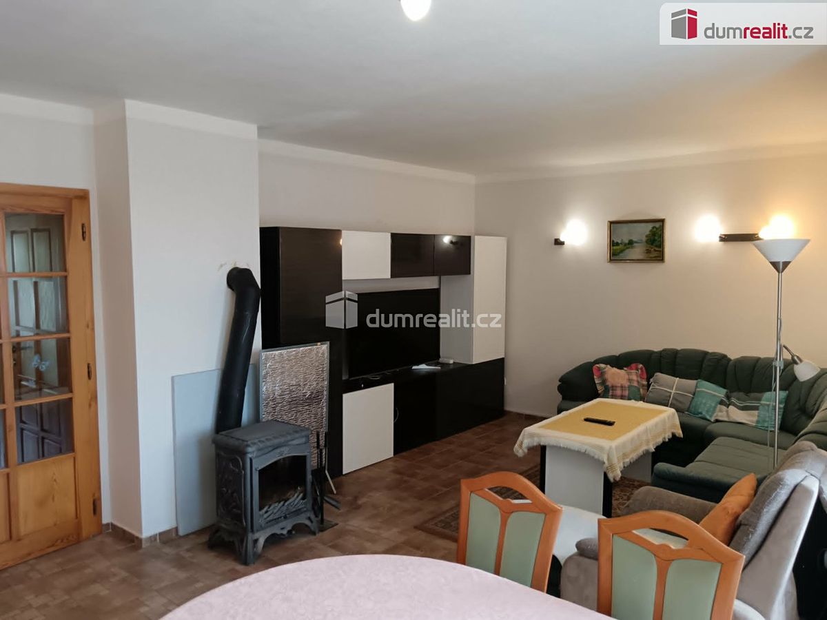 Prodej vily 300 m², pozemek 1427 m² – fotografie 4