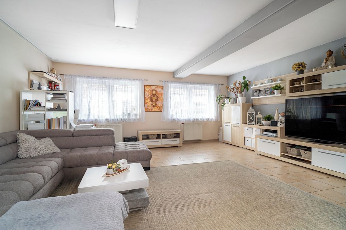 Prodej vícegeneračního domu 166 m², pozemek 780 m² – fotografie 2