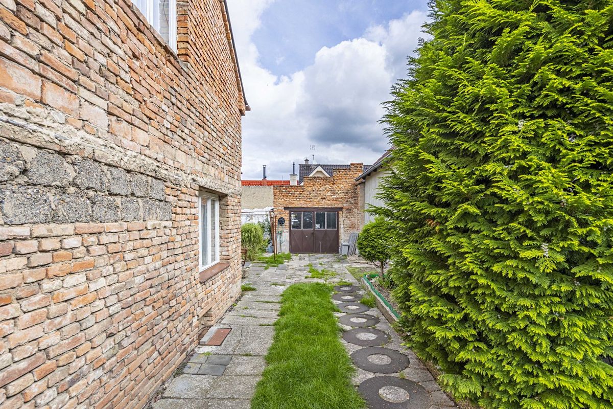 Prodej rodinného domu 204 m², pozemek 321 m² – fotografie 5
