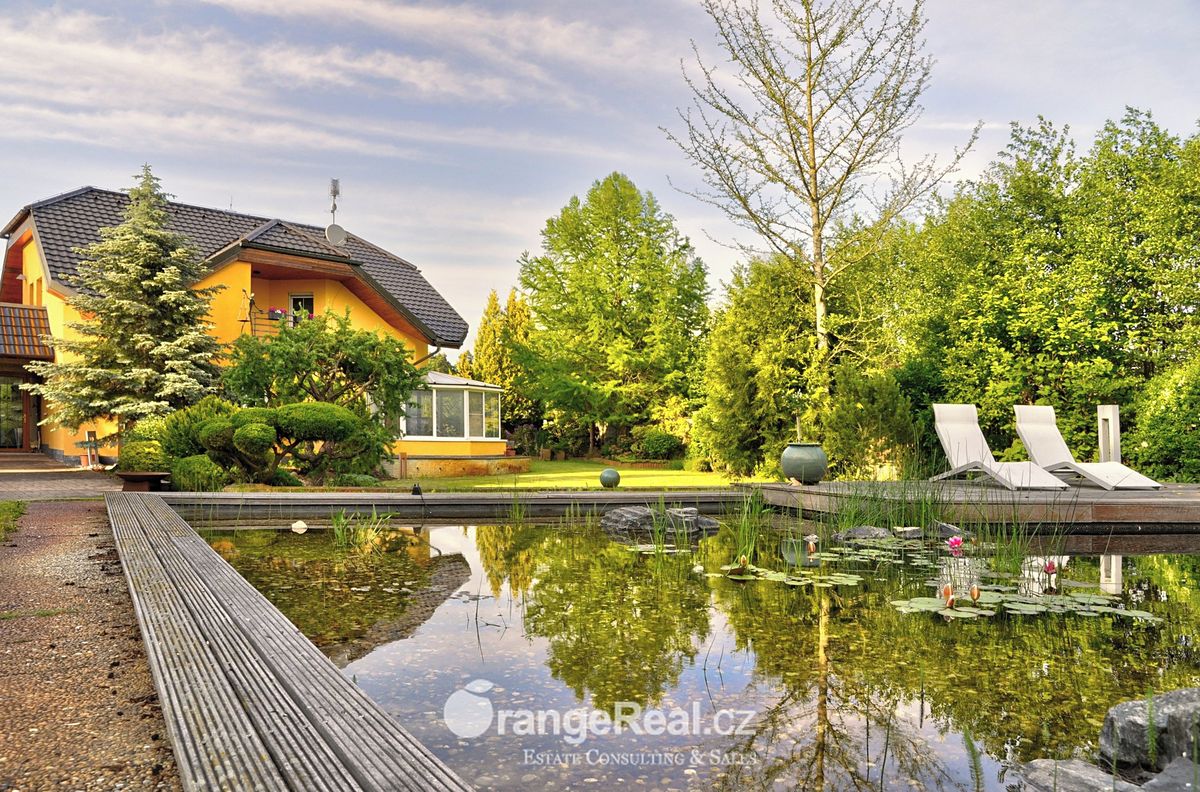 Prodej vily 400 m², pozemek 2846 m² – fotografie 3