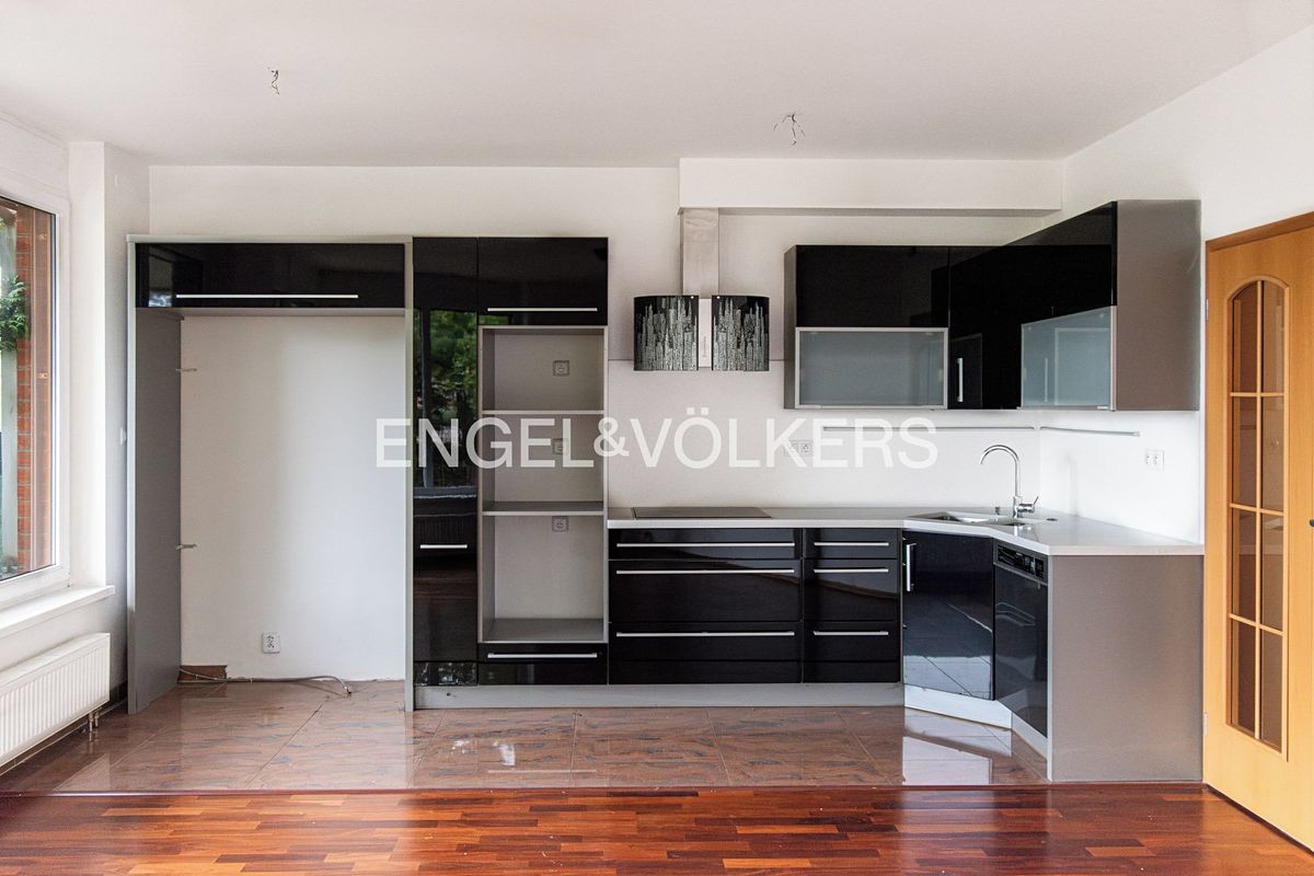 Pronájem bytu 3+kk 82 m² – fotografie 2