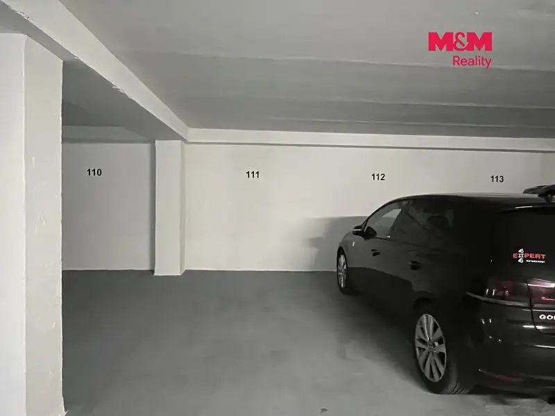 Pronájem garážového stání 15 m², Praha – náhled fotky 3