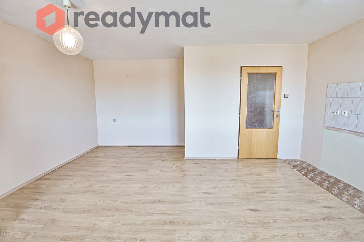 Prodej rodinného domu 219 m², pozemek 332 m² – fotografie 4