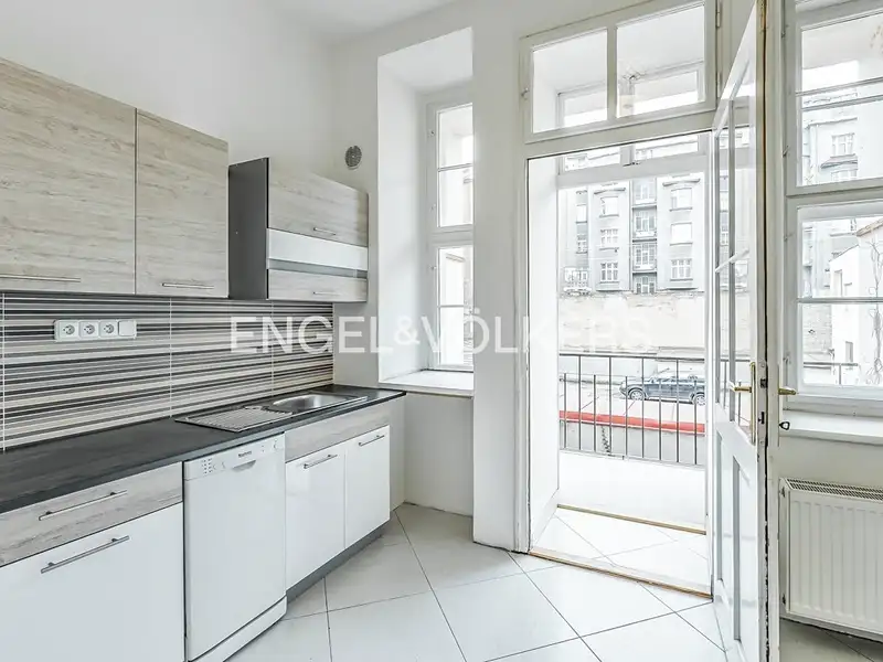 Pronájem bytu 3+1 104 m², Praha – náhled fotky 2