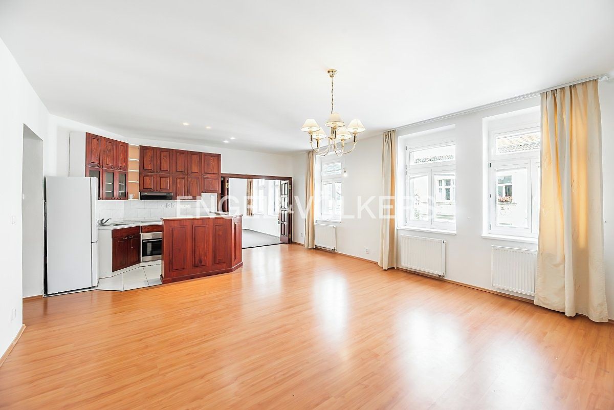 Pronájem bytu 4+kk 140 m²
