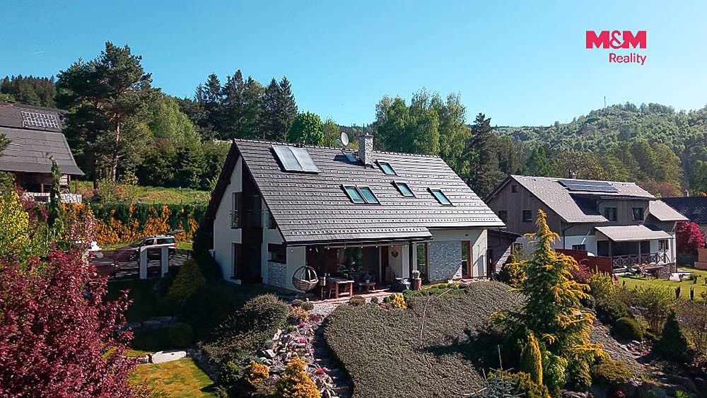 Prodej rodinného domu 179 m², pozemek 1214 m² – fotografie 2