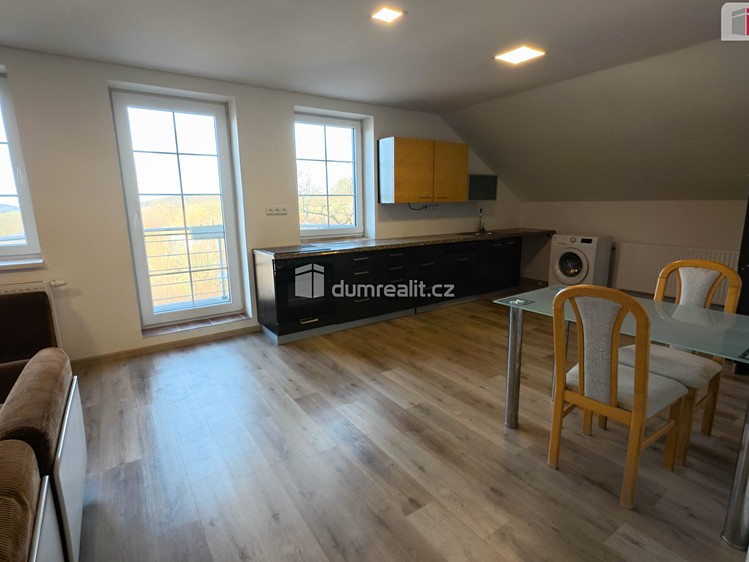 Pronájem domu, 300 m² (12 z 23)