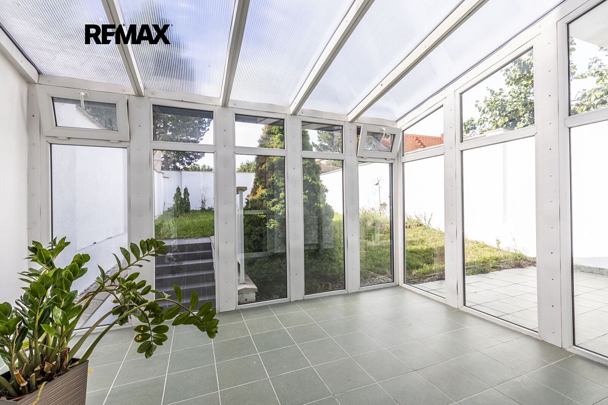 Pronájem rodinného domu 220 m², pozemek 225 m² – fotografie 4