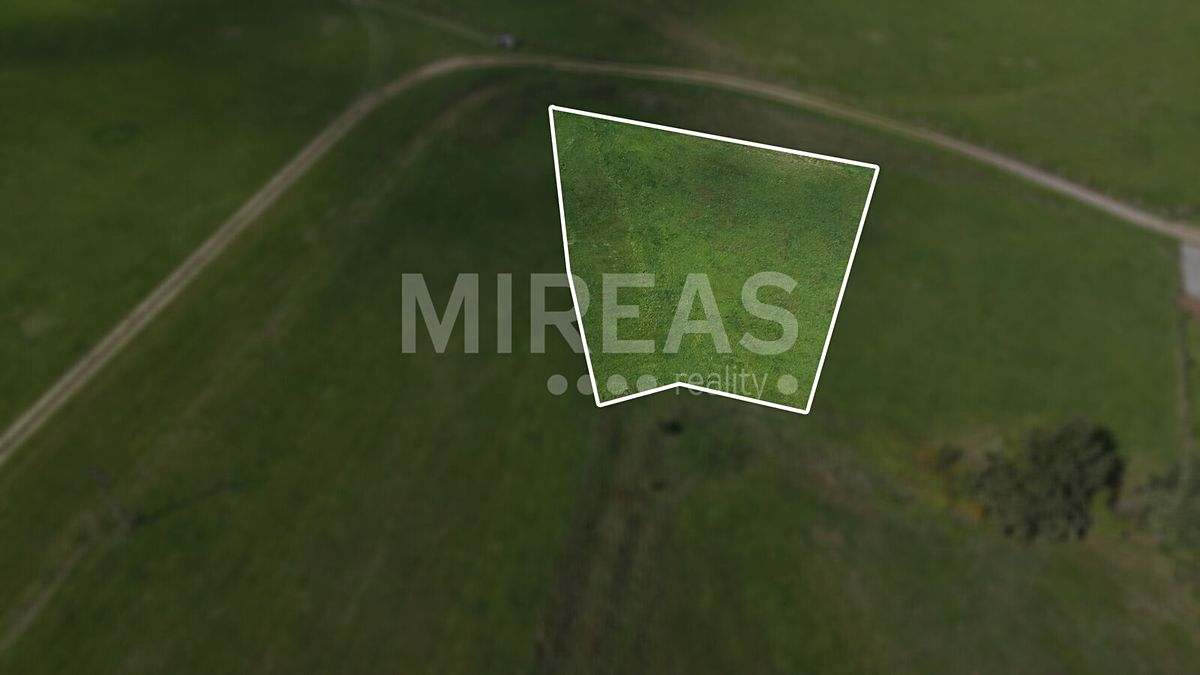 Prodej stavebního pozemku 2516 m²