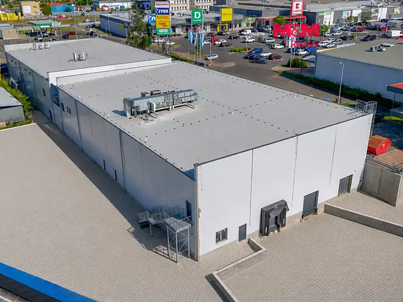Pronájem skladového prostoru 2200 m², Cheb – náhled fotky 1