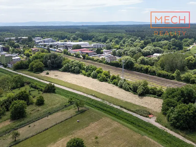 Prodej komerčního pozemku 11267 m², Bzenec – náhled fotky 1
