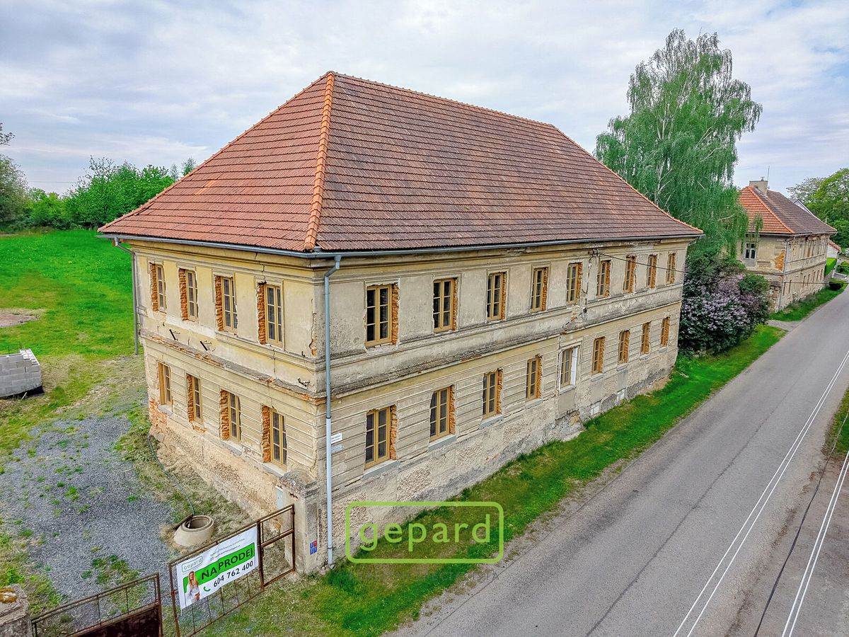 Prodej rodinného domu 388 m², pozemek 3321 m² – fotografie 2