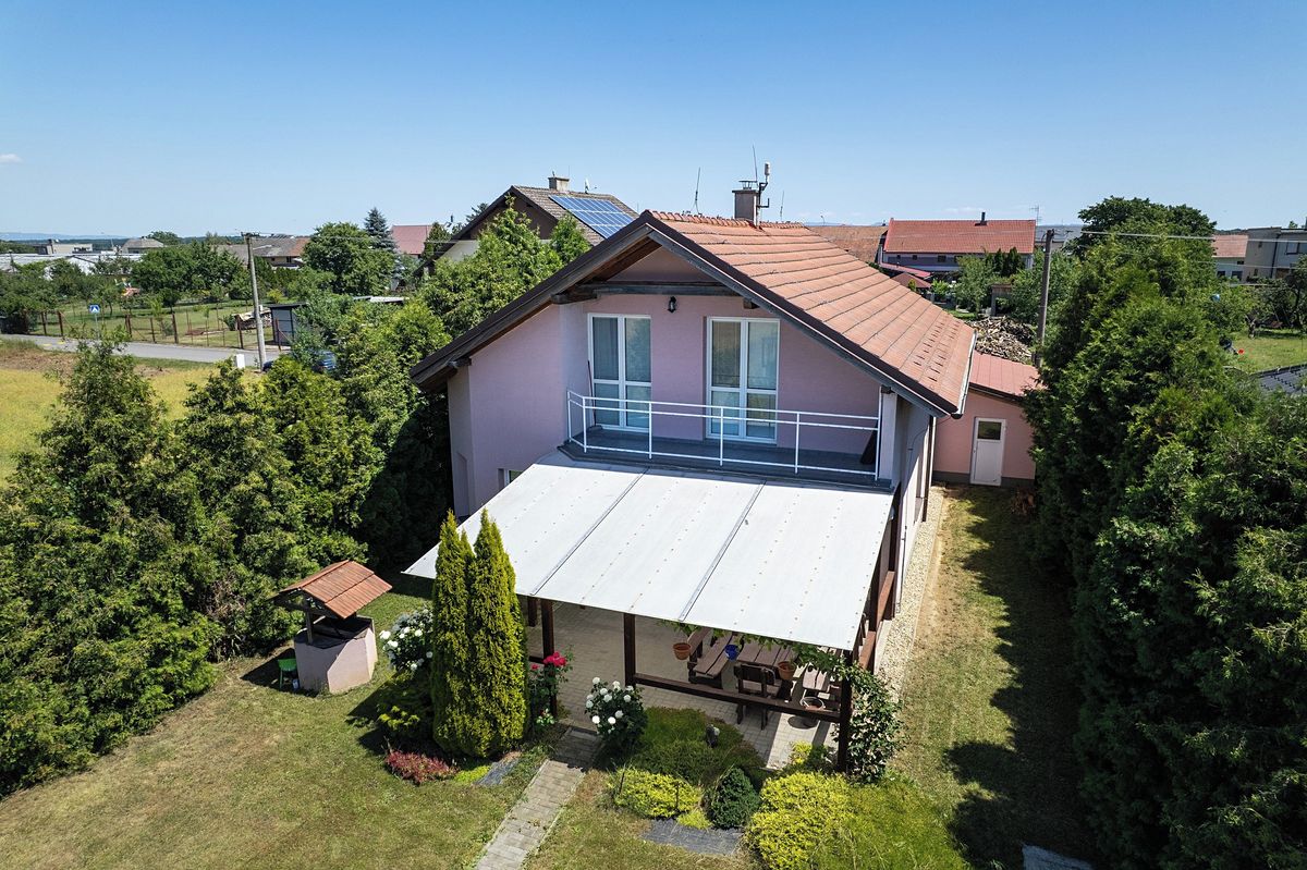 Prodej rodinného domu 148 m², pozemek 800 m²
