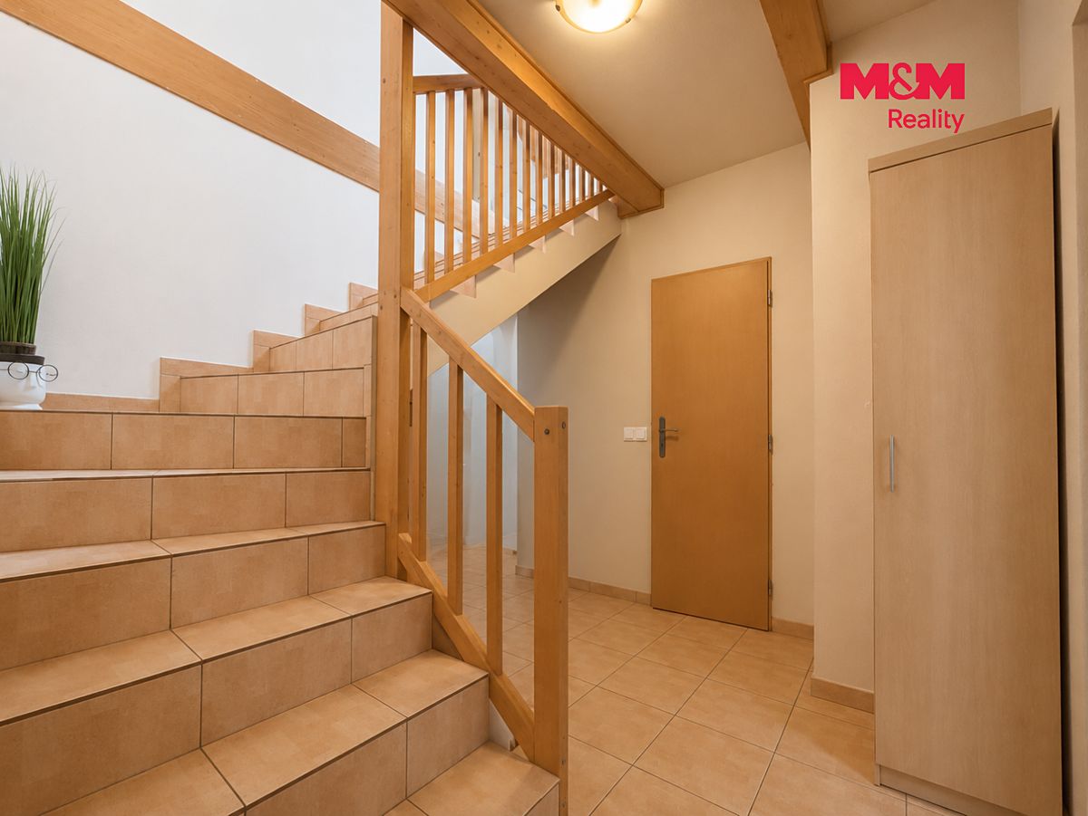 Prodej rodinného domu 110 m², pozemek 241 m² – fotografie 3