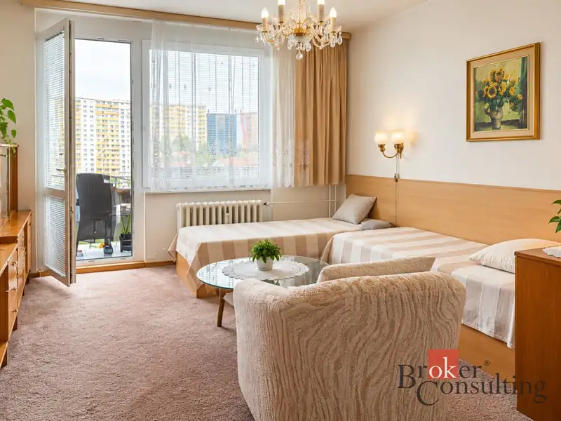 Prodej bytu 1+kk 35 m², Hradec Králové – náhled fotky 2