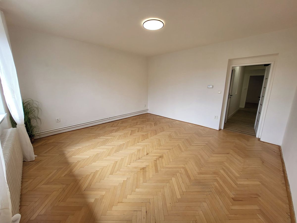 Pronájem bytu 2+1 50 m² – fotografie 3