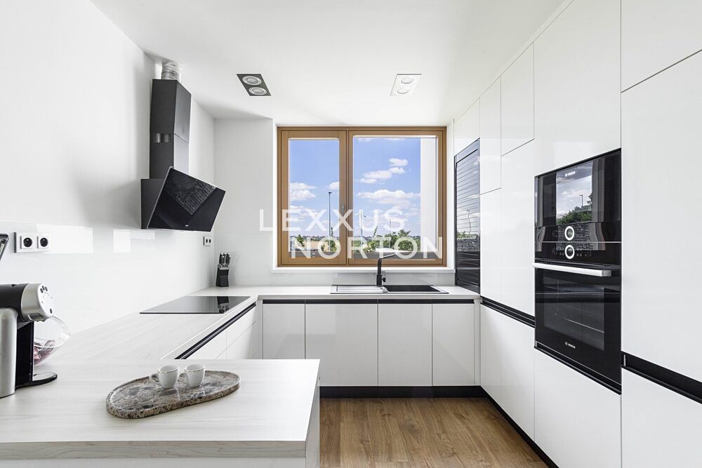Prodej rodinného domu 267 m², pozemek 959 m² – fotografie 4