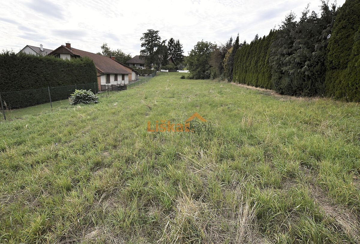 Prodej stavebního pozemku 967 m² – fotografie 3