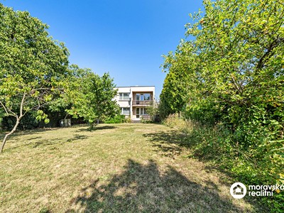 Prodej  stavebního pozemku 1 048 m²